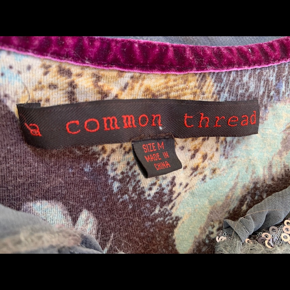 Common Thread blouse- cute! - Picture 3 of 5